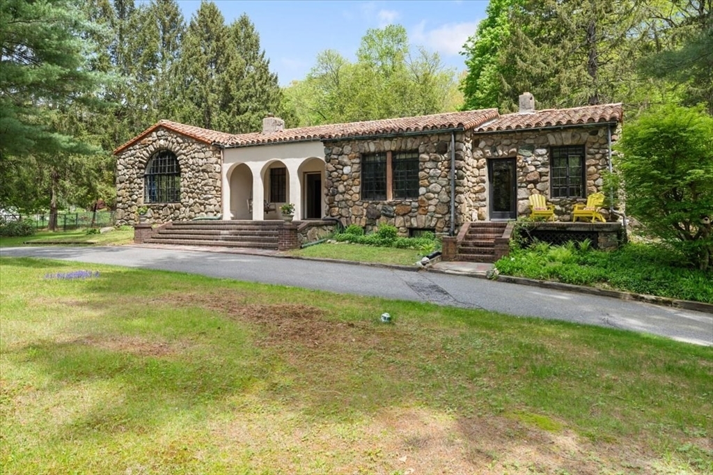 Property Photo: 263 Ashland Street MA 01746