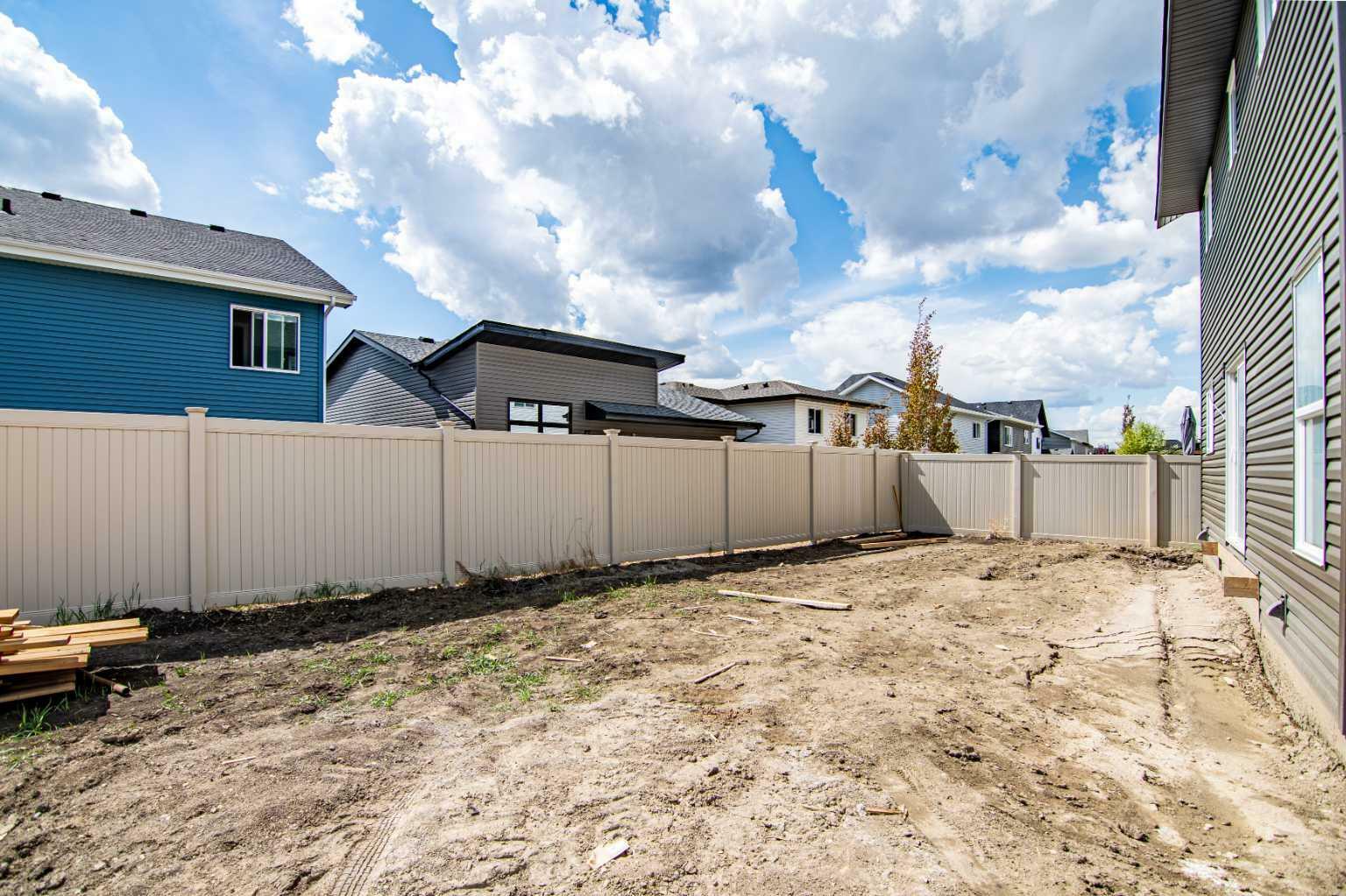 Property Photo: 39 Eaton Crescent AB T4P 3E2