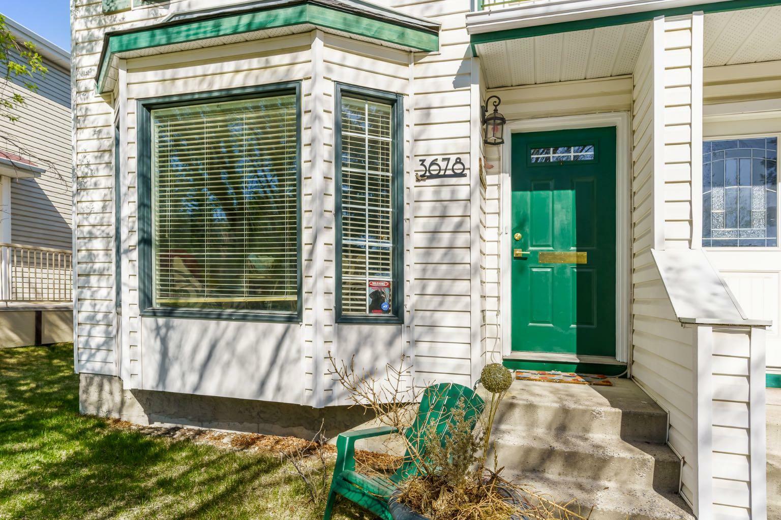 Property Photo:  3678 Sierra Morena Road  AB T3H 3A6 