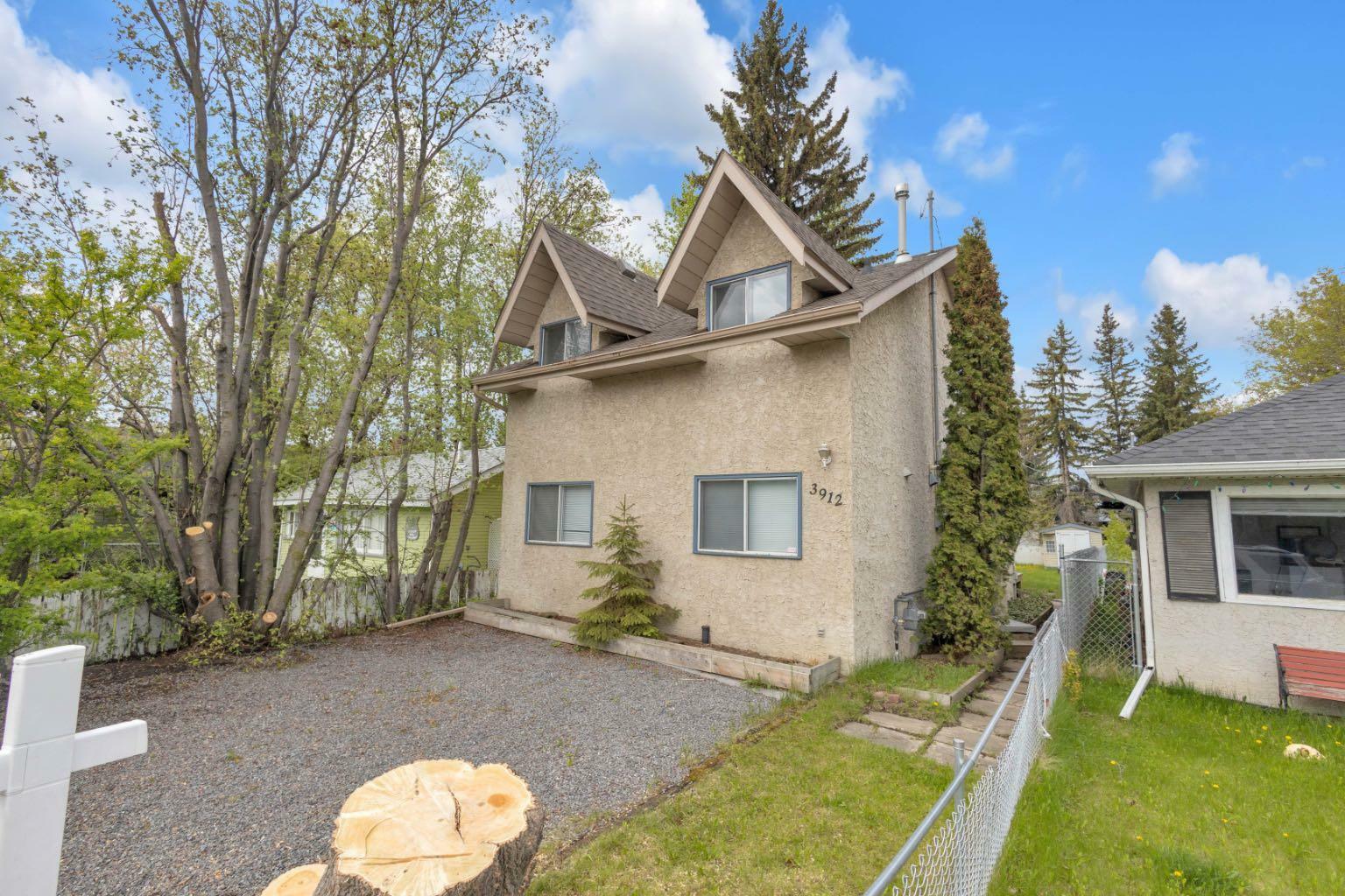 Property Photo: 3912 50 Avenue AB T4S 1B7