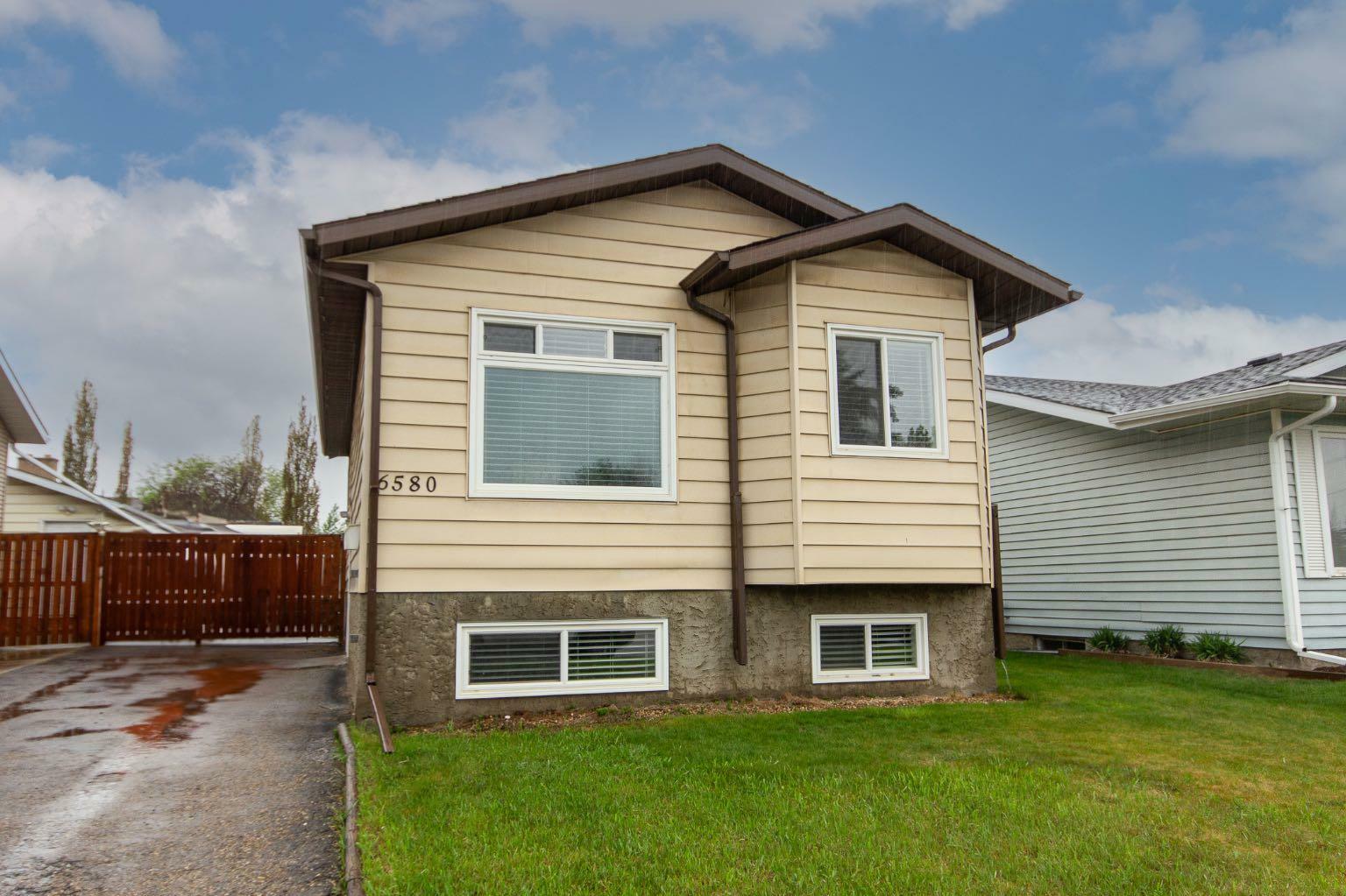 Property Photo: 6580 58 Avenue AB T4N 6S3