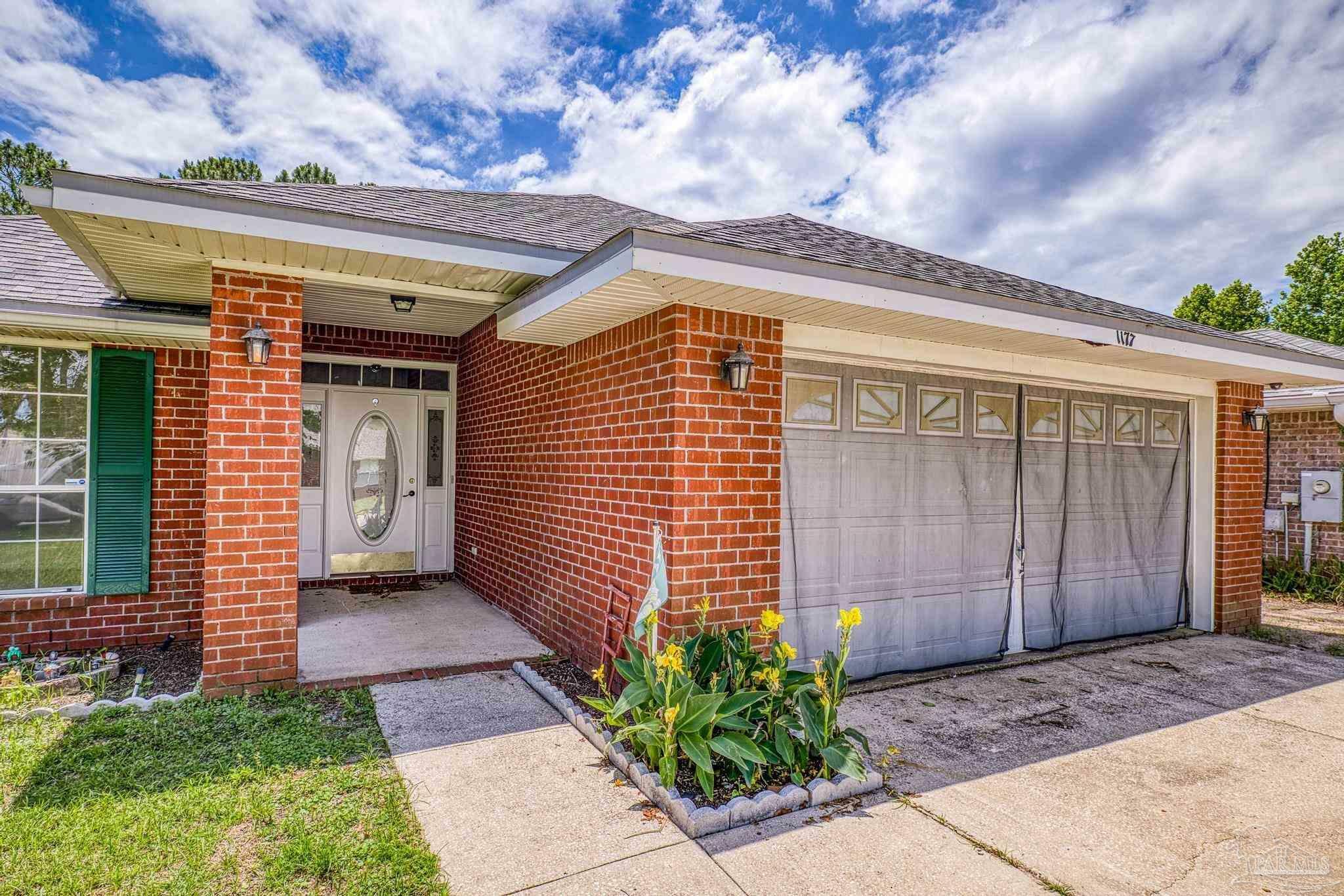 Property Photo: 1177 Sterling Point Pl FL 32563