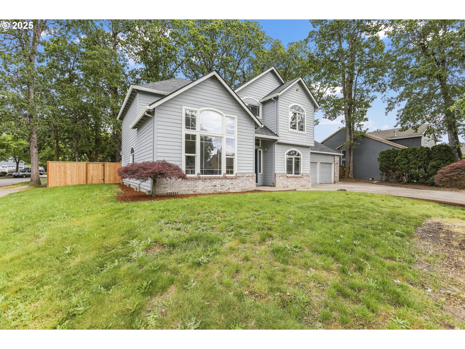 Property Photo:  1974 SE 60th Ave  OR 97123 