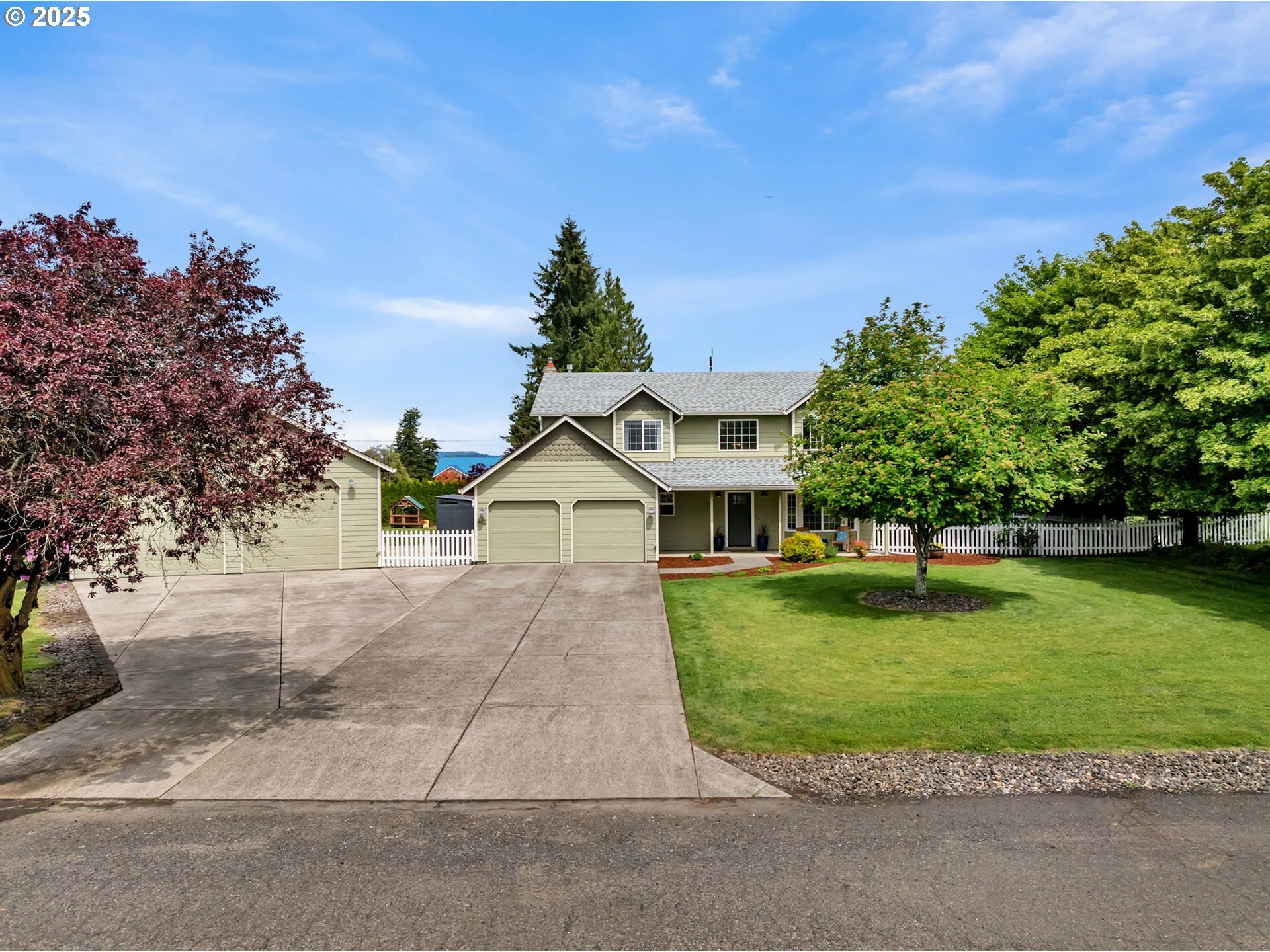 Property Photo: 402 NW 277th Cir WA 98642
