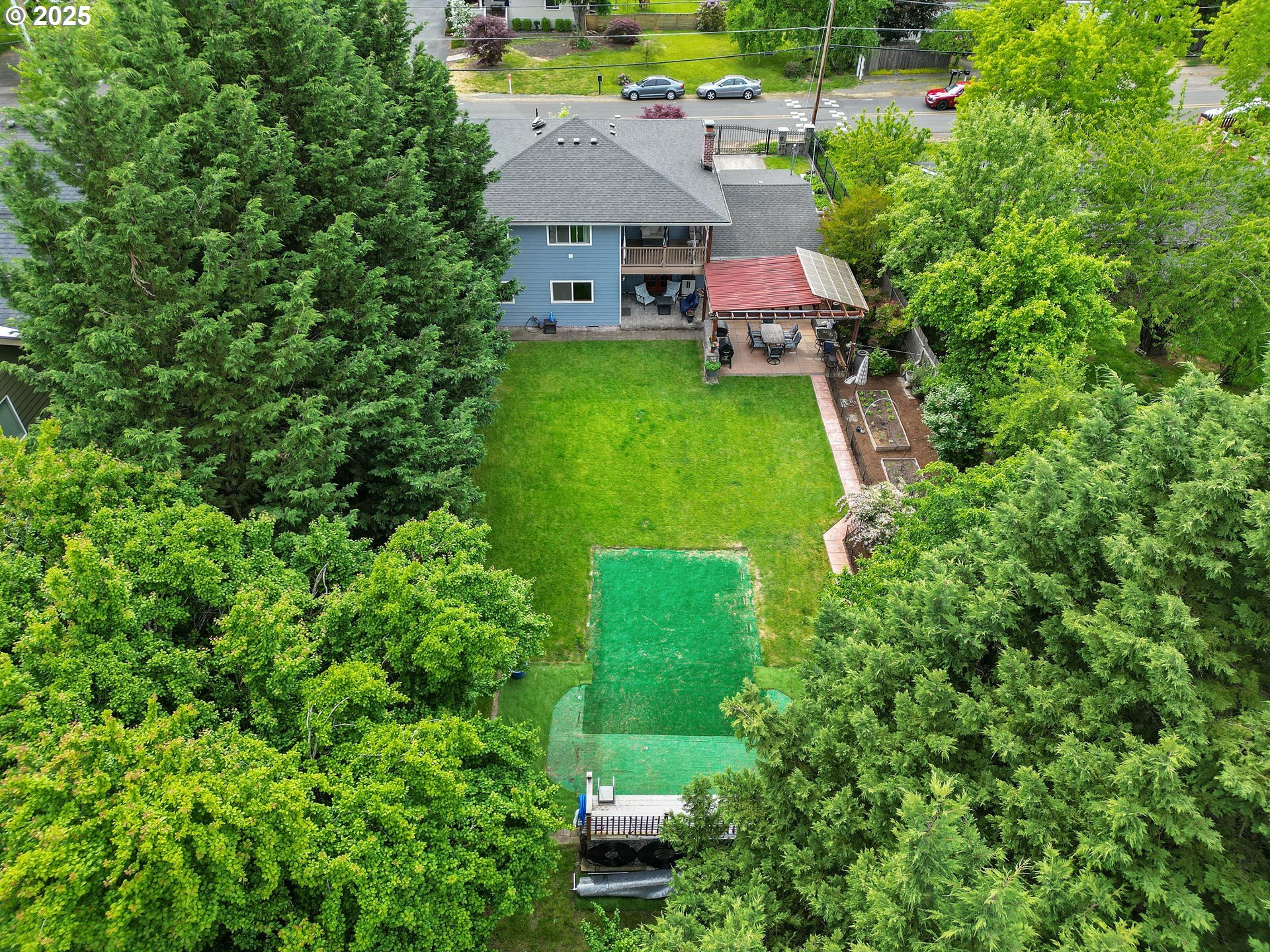 Property Photo: 9440 SW Washington Dr OR 97223