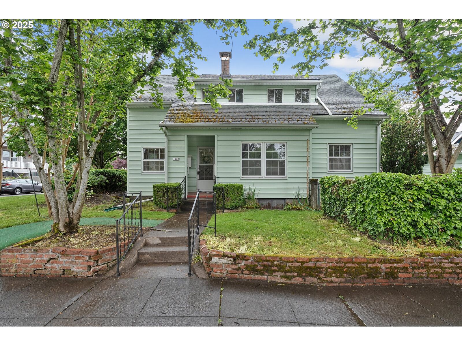 Property Photo:  1407 SE Knapp St  OR 97202 