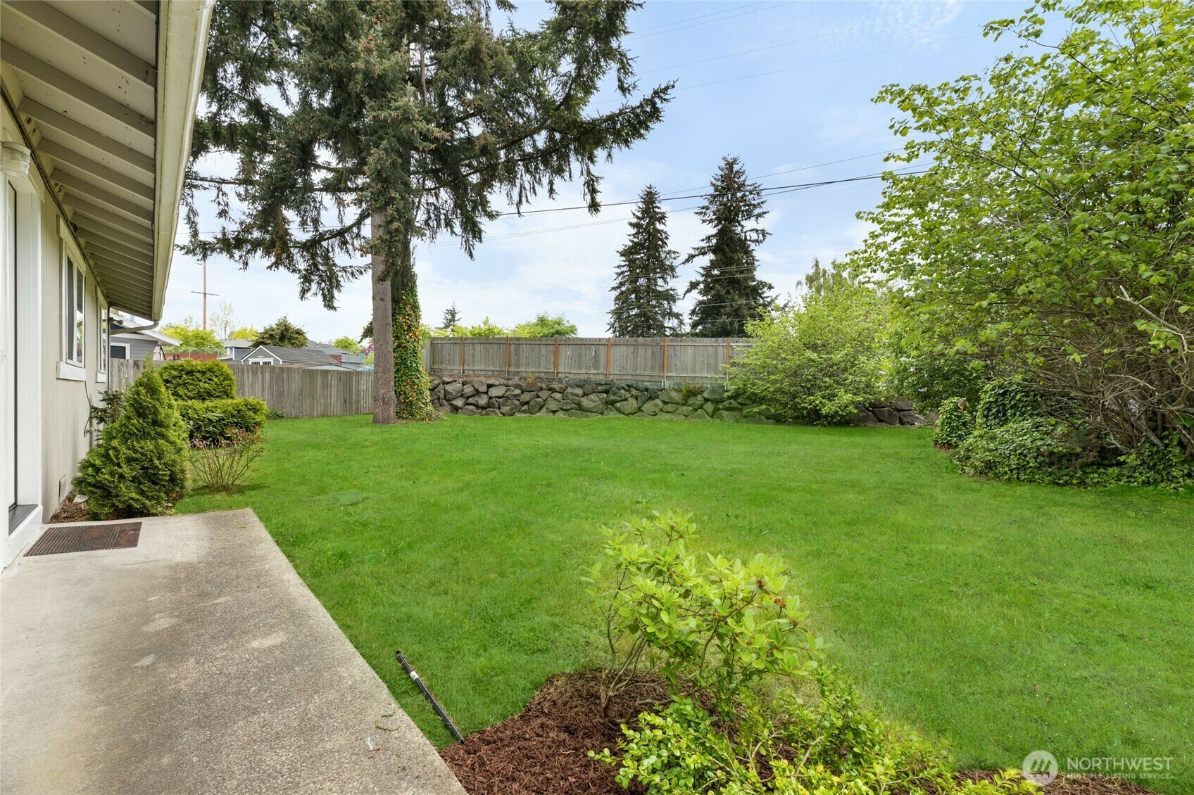 Property Photo: 1113 SW 356th Street WA 98023