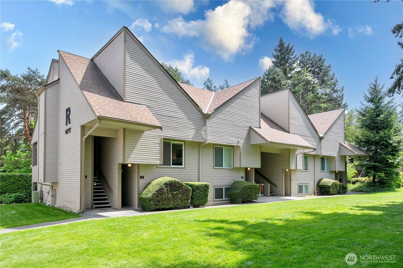 Property Photo: 14717 NE 44th Place R8 WA 98007