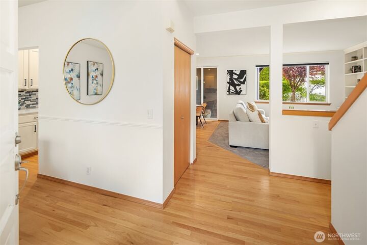 Property Photo:  7320  Douglas Avenue SE  WA 98065 