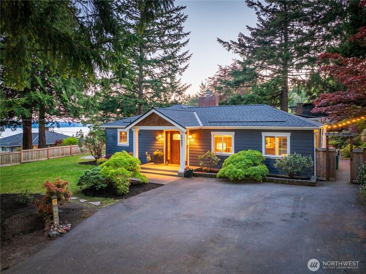 17007  12th Place SW  Normandy Park WA 98166 photo