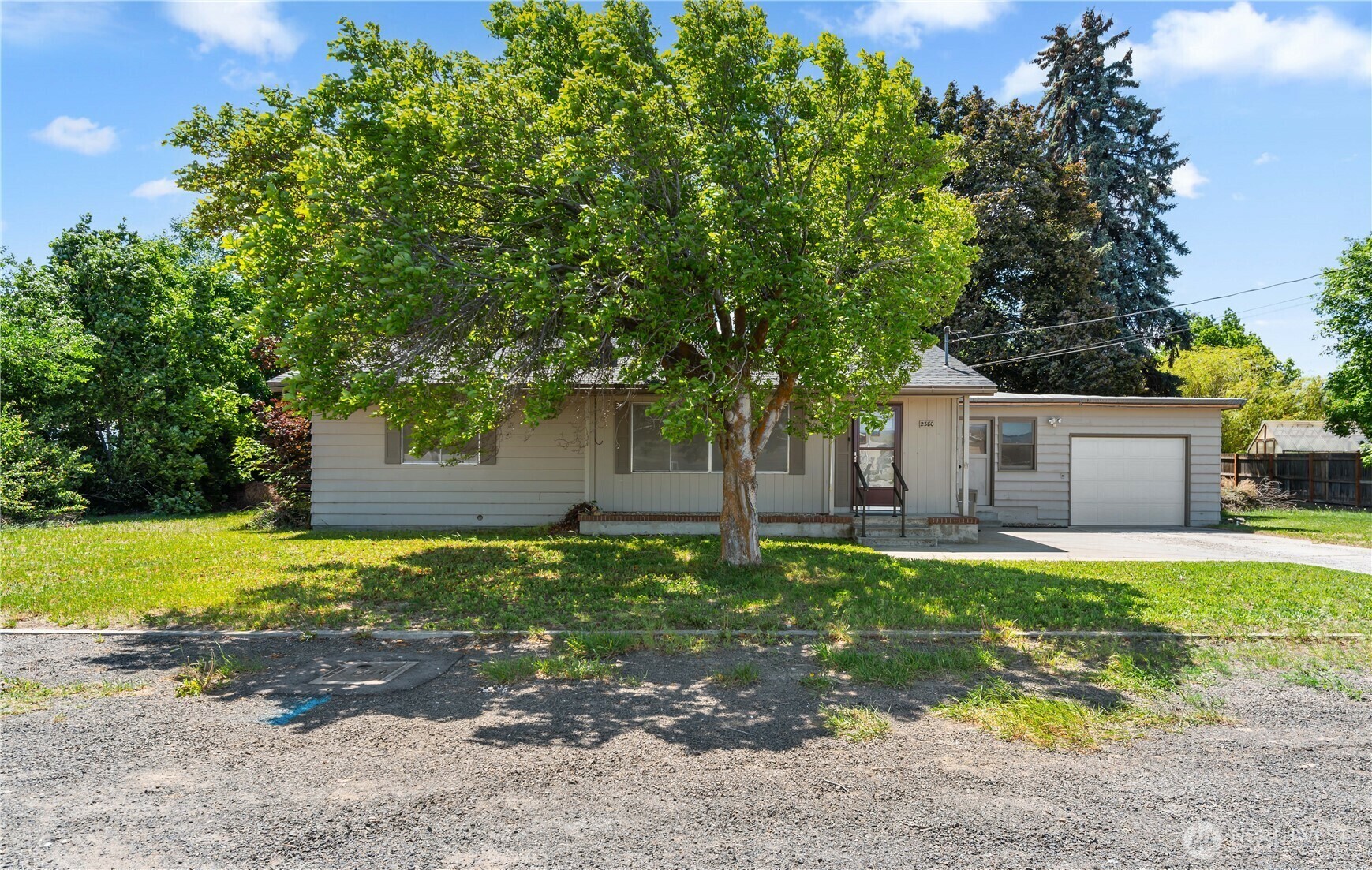 Property Photo: 2380 4th Street SE WA 98802