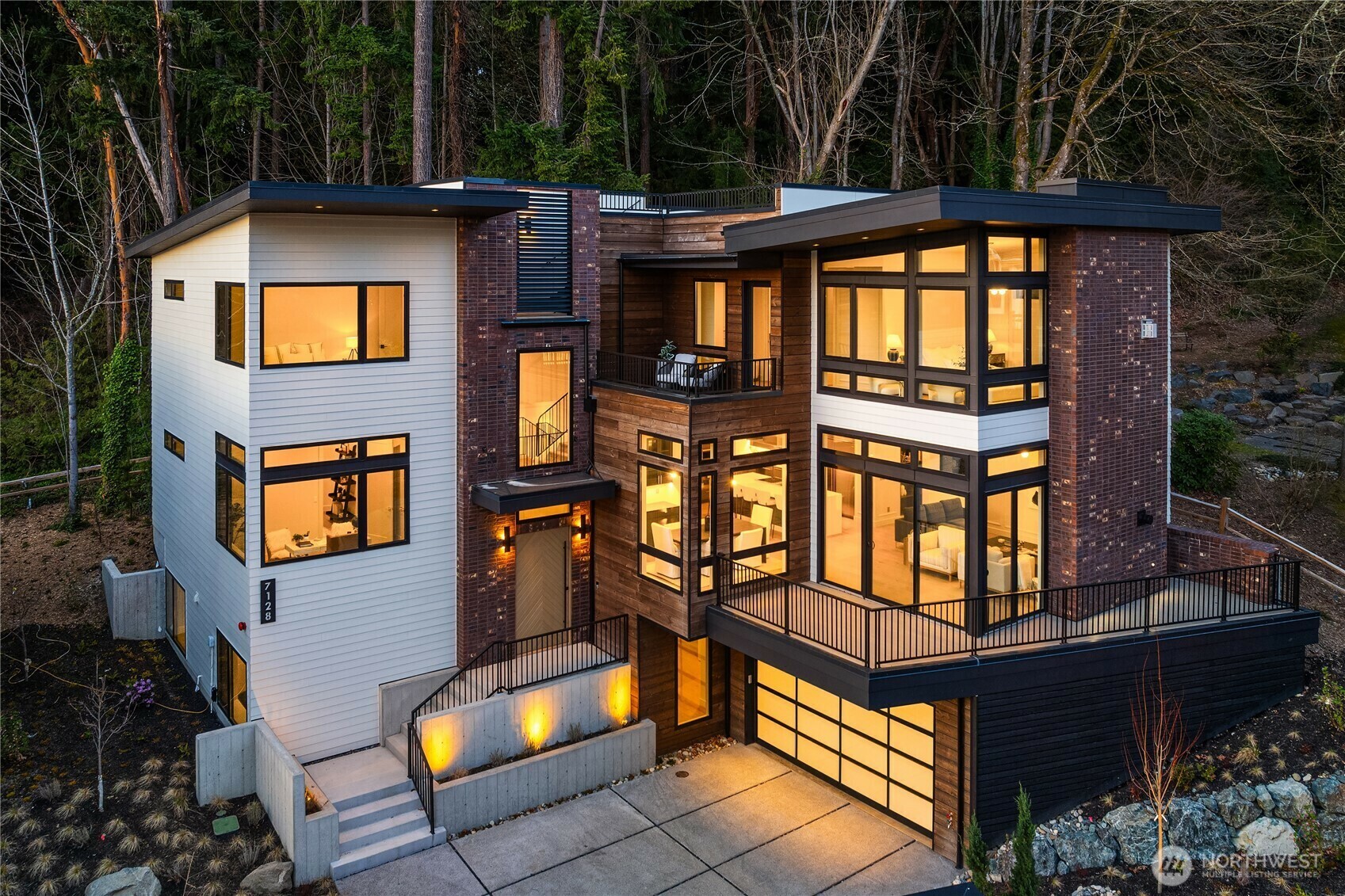 Property Photo: 7128 NE 119th Lane WA 98034