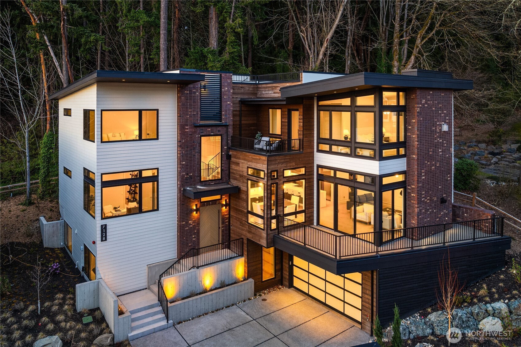 Property Photo: 7128 NE 119th Lane WA 98034