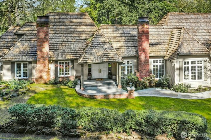Property Photo: 8150 Evergreen Lane WA 98040