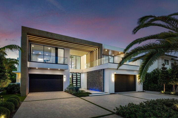 Property Photo:  217 Thatch Palm Drive  FL 33432 