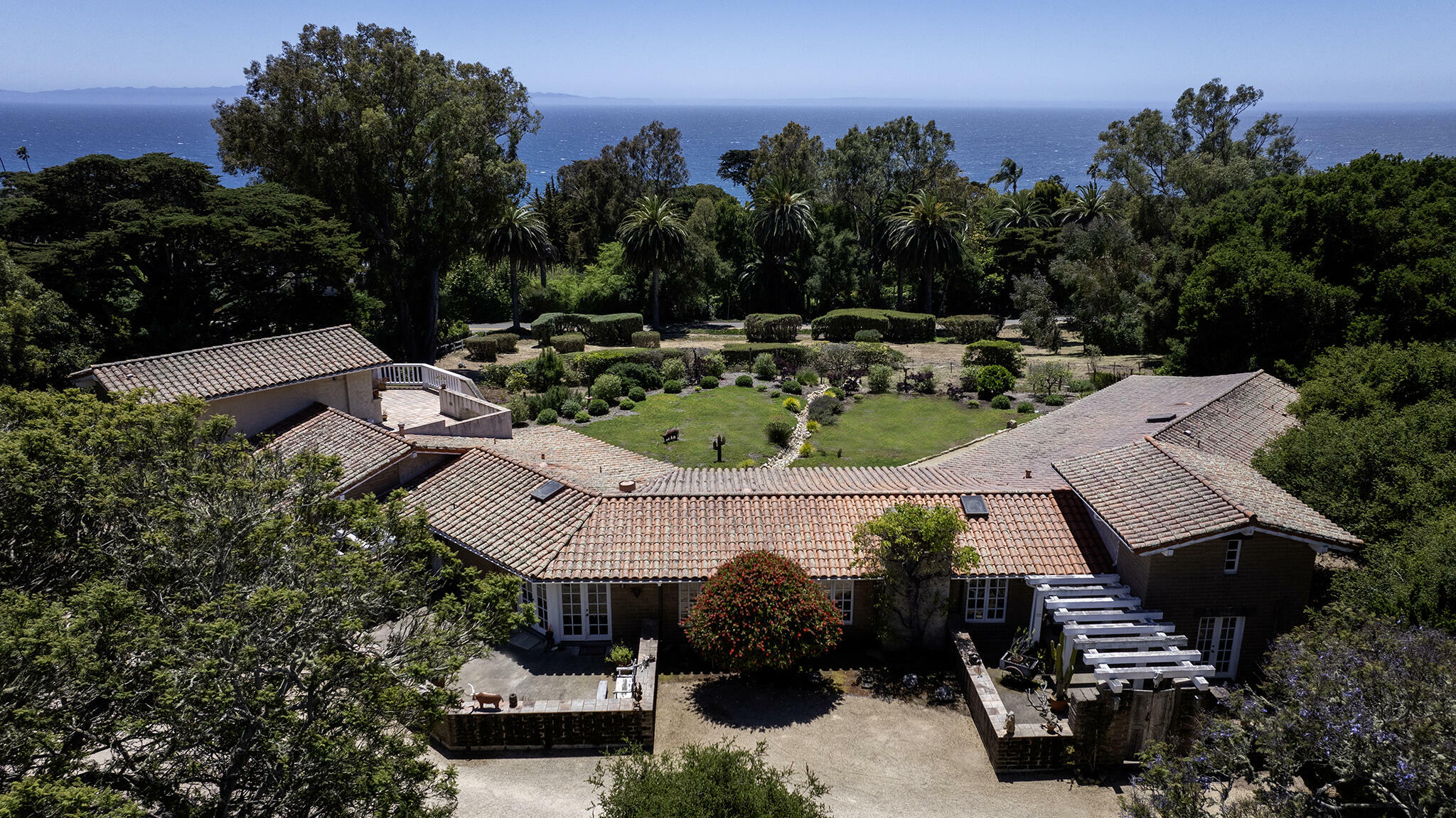 Property Photo: 4205 Mariposa Drive CA 93110