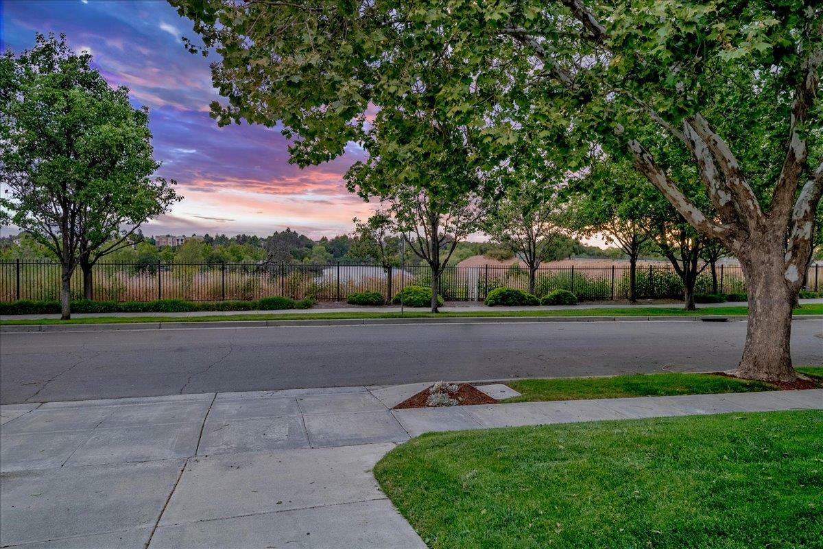 Property Photo:  37808 Appletree Court  CA 94536 