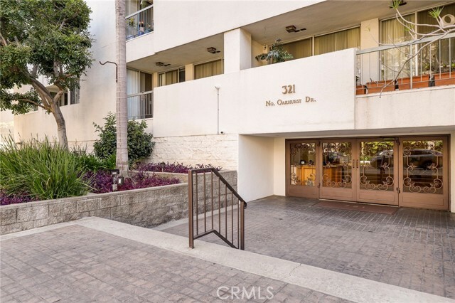 321 N Oakhurst Drive 404  Beverly Hills CA 90210 photo