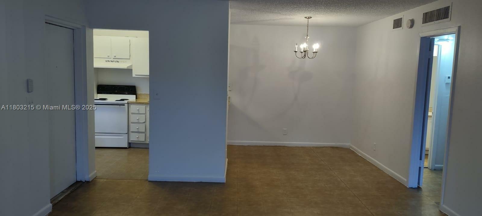Property Photo: 4003 N University Dr 201 FL 33351