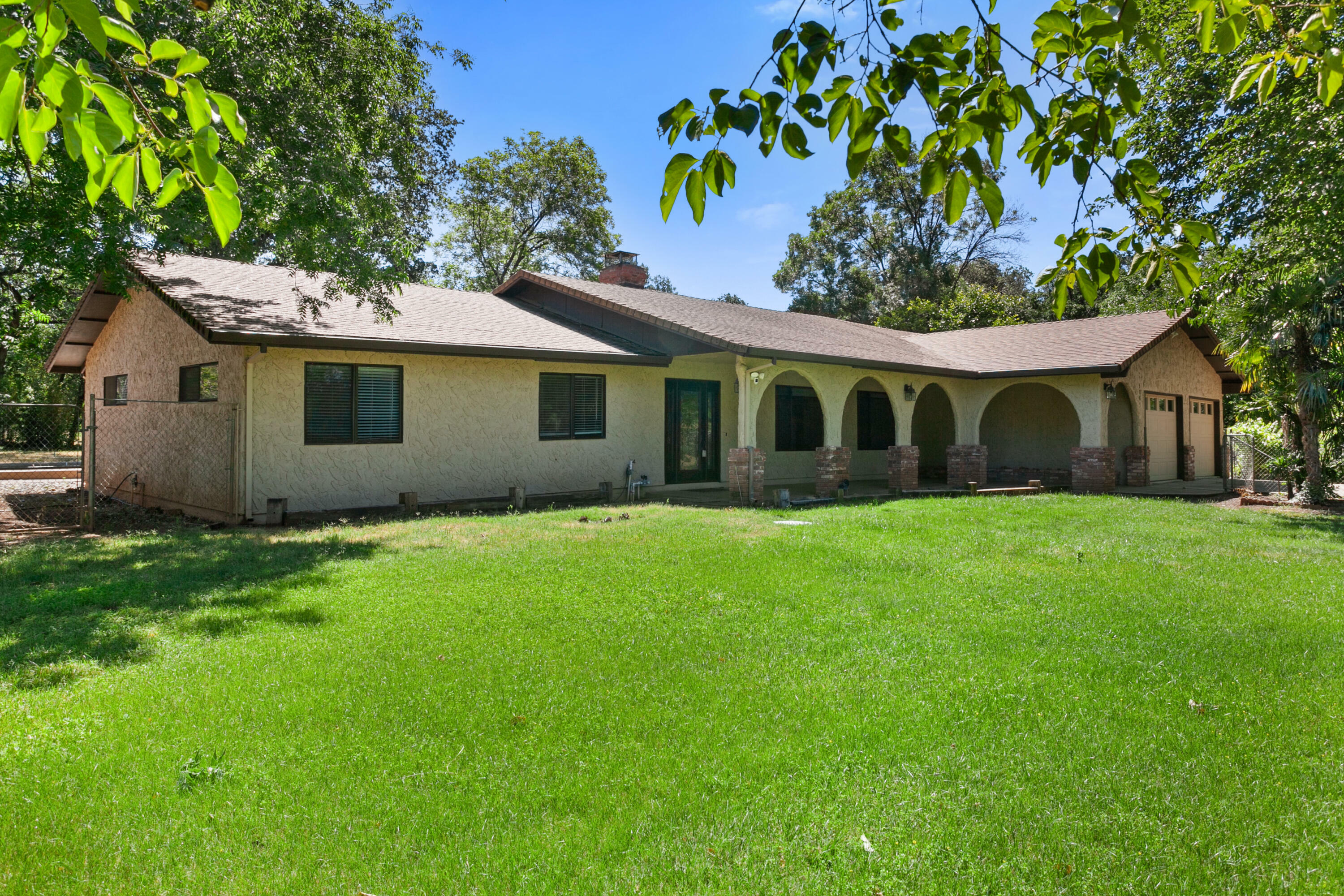 Property Photo: 5165 Rancho Vista Way CA 96002