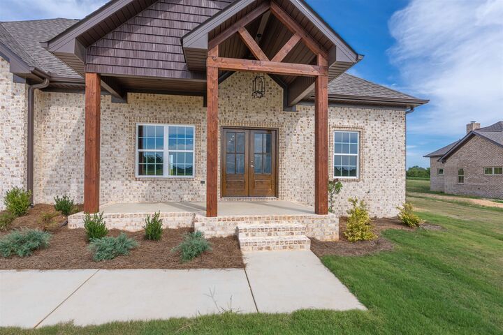 Property Photo:  261 Hummingbird Way  AL 35645 - KILLEN 