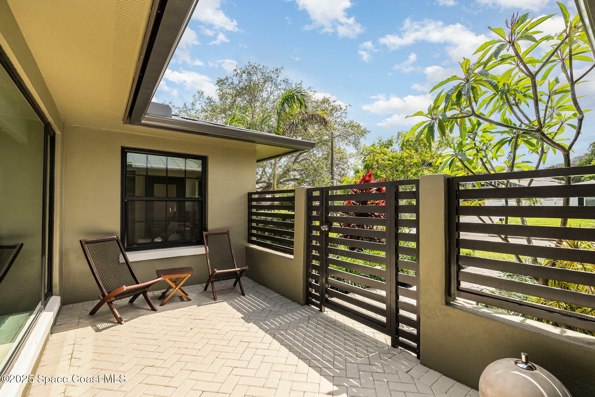 Property Photo:  3204 Nottingham Lane  FL 32926 