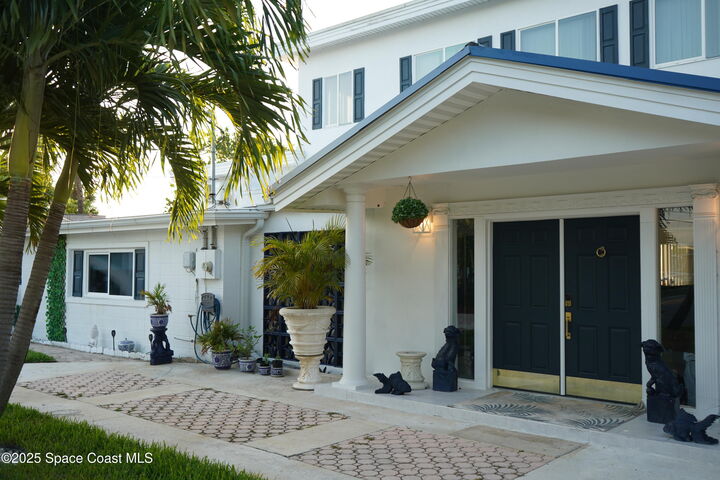 Property Photo:  345 S Point Court  FL 32937 
