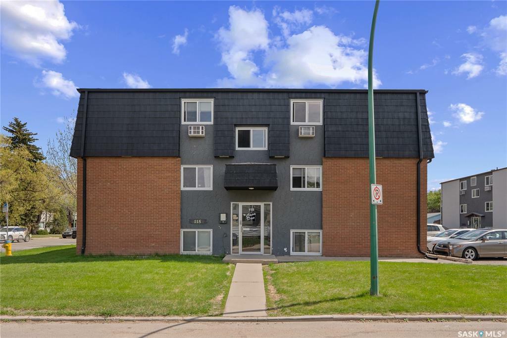 Property Photo: 115 Acadia Drive 14 SK S7H 4T8