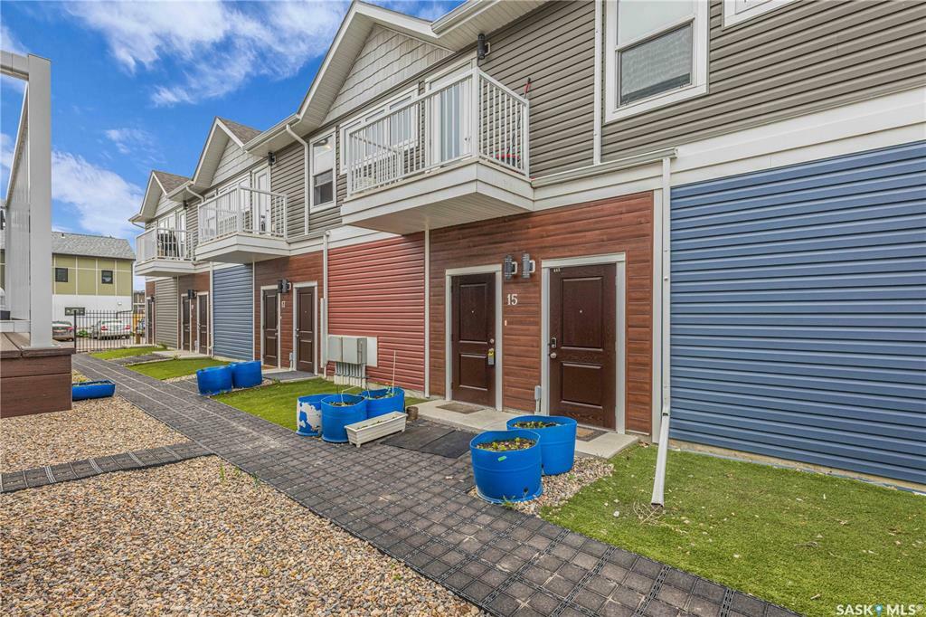 401 L Avenue S 15  Saskatoon SK S7M 2H2 photo