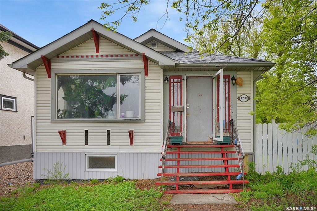 Property Photo: 1238 Elphinstone Street SK S4T 3M3