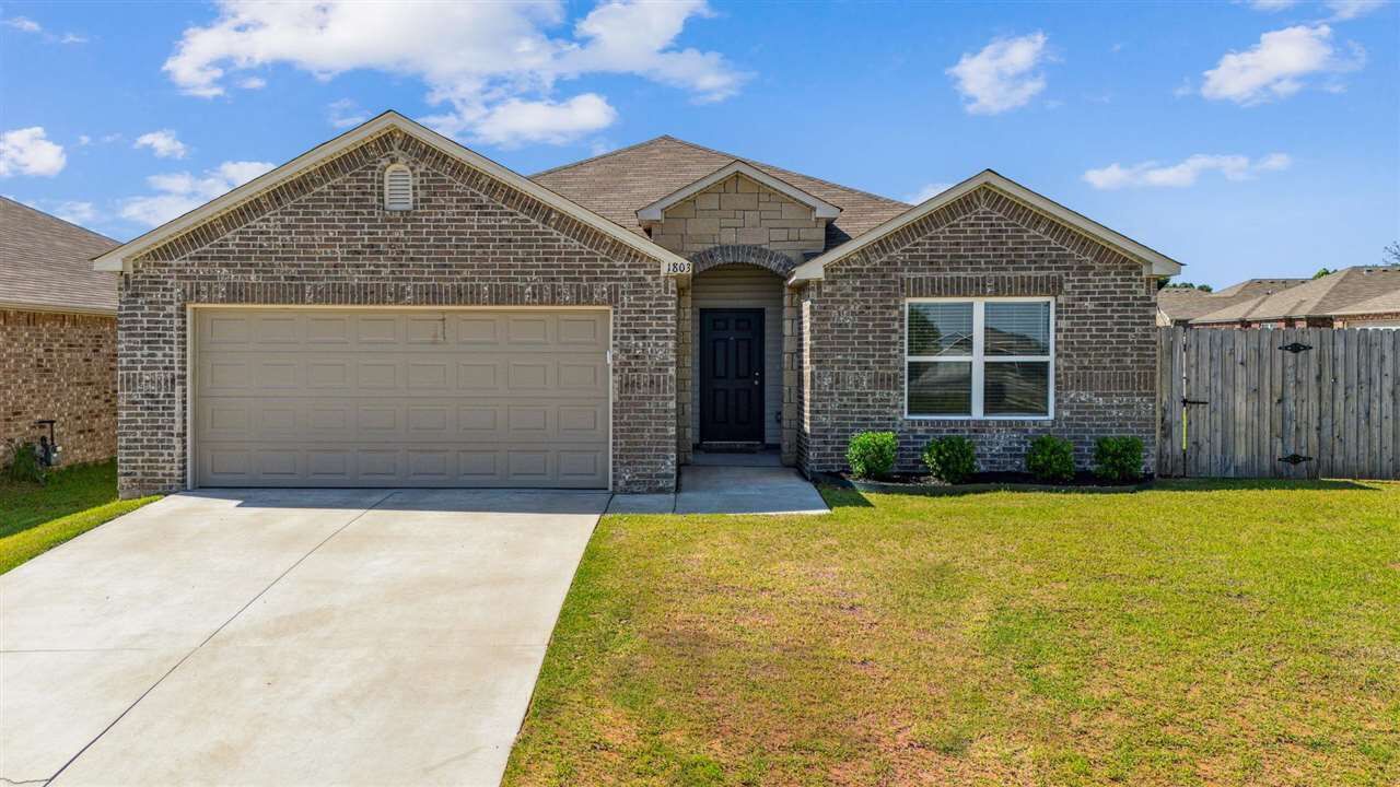 Property Photo:  1803 E Ridgecrest Avenue  OK 74075 