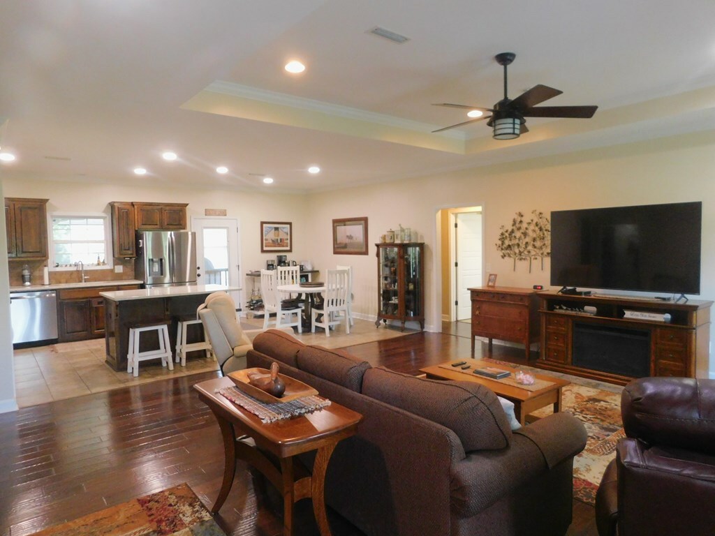 Property Photo: 5119 S Park Avenue AL 36301