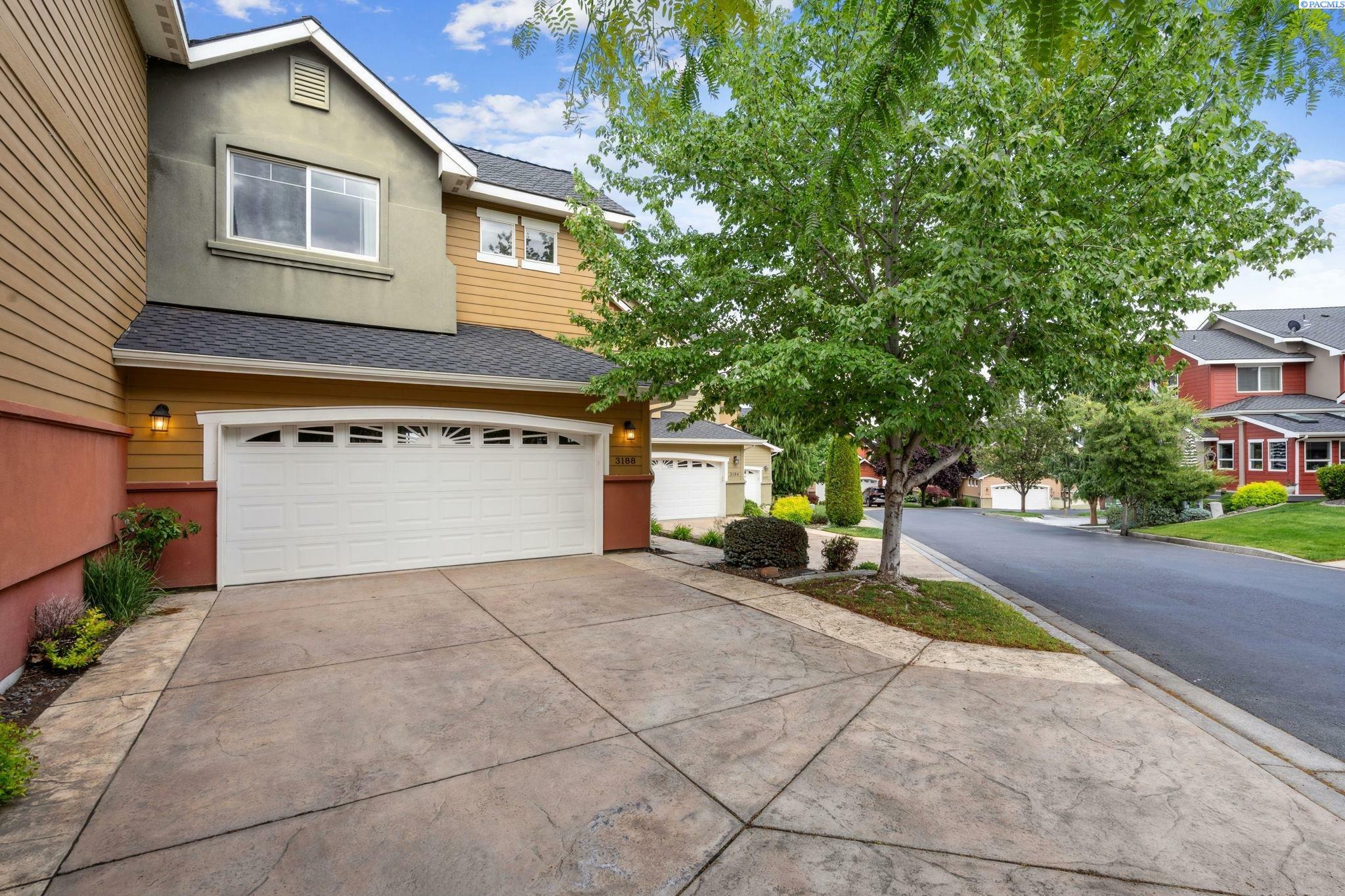 Property Photo: 3188 Willow Pointe Dr WA 99354