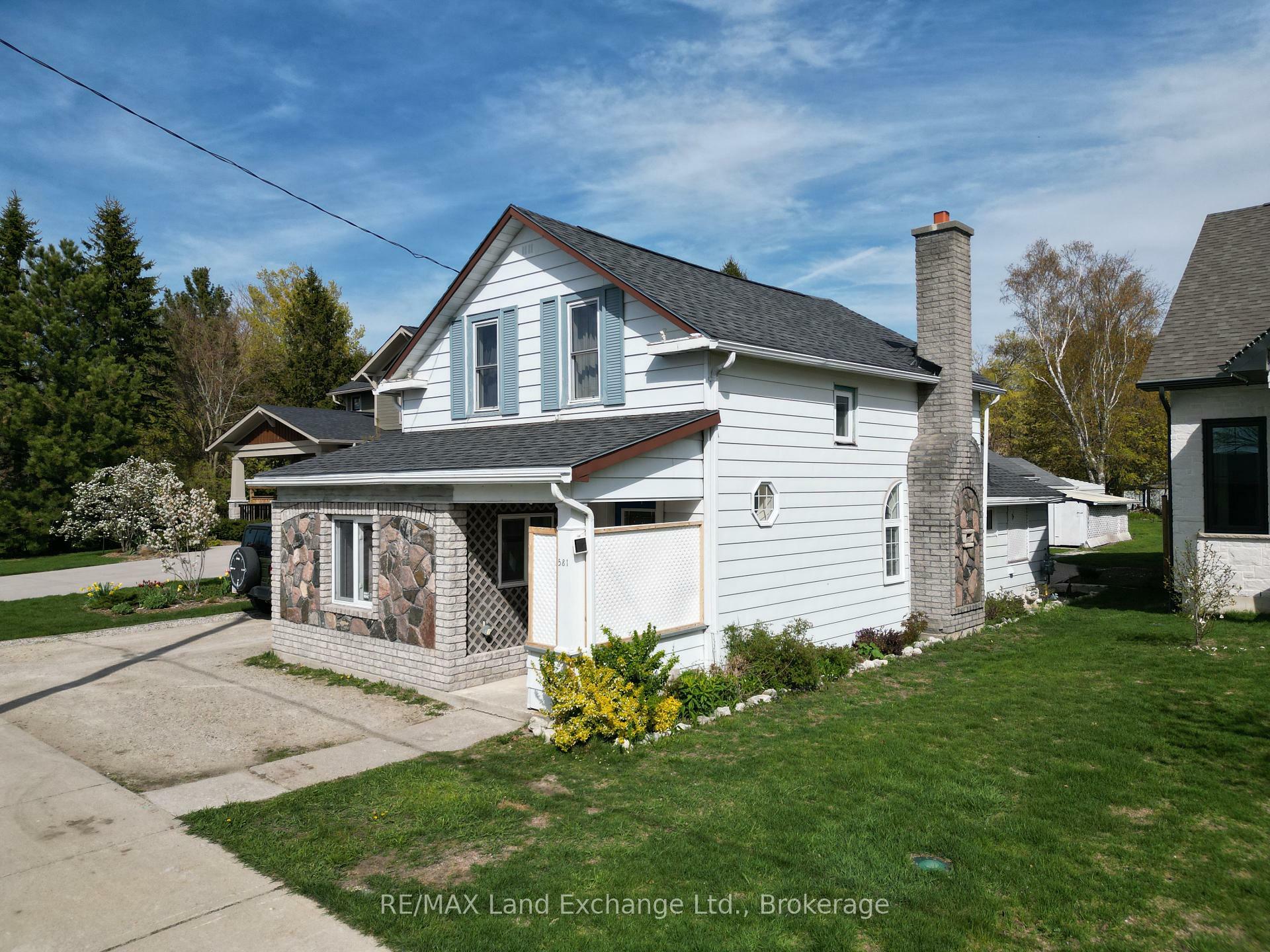 Property Photo: 581 Huron Terrace ON N2Z 2H2