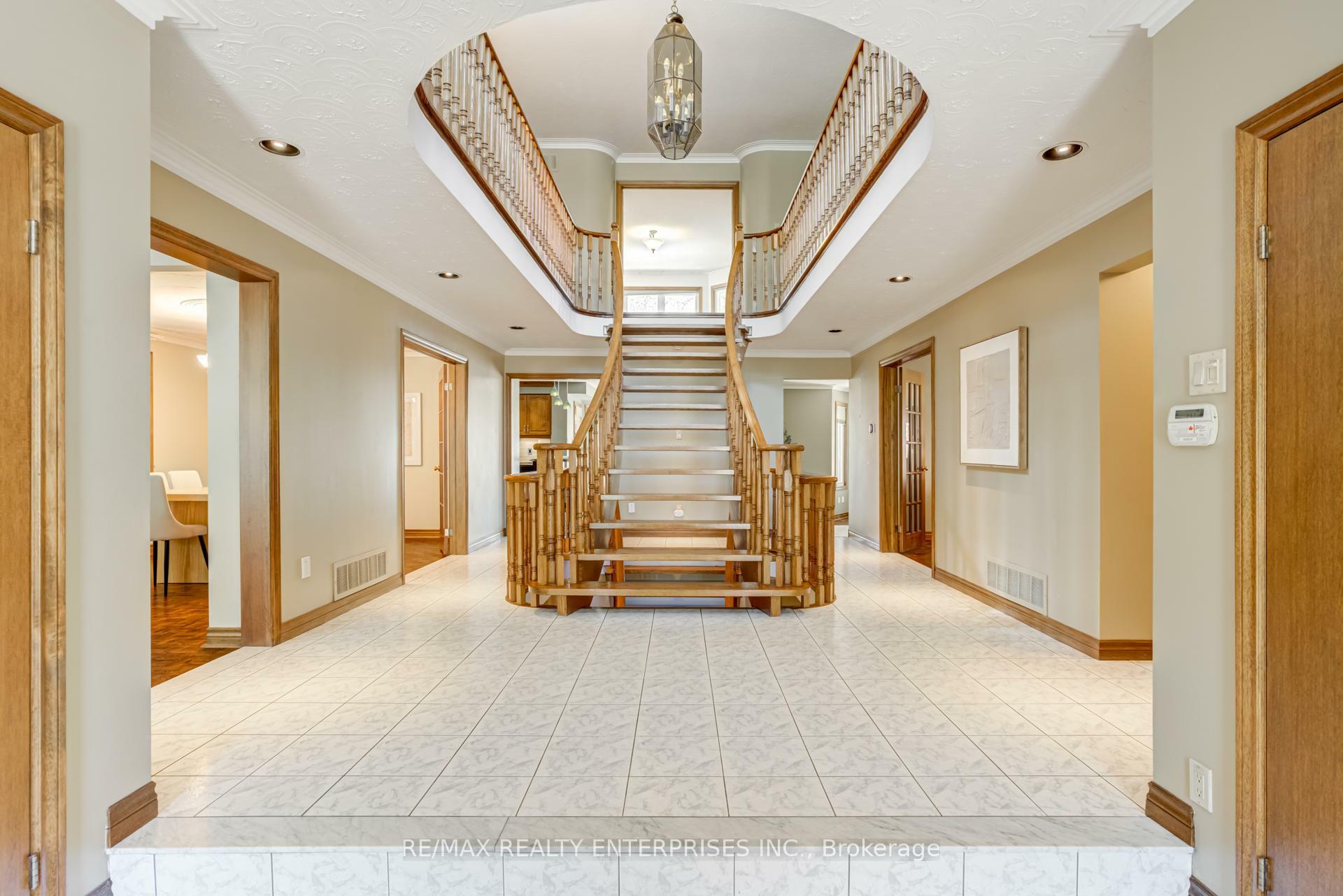 Property Photo: 14 Donalbert Road ON M9B 2E8