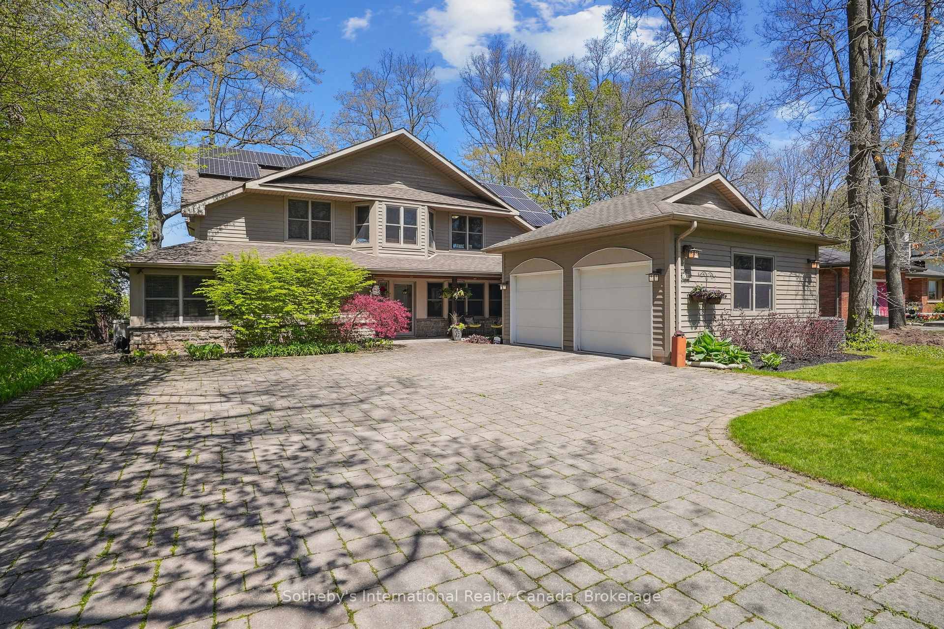 Property Photo: 534 Scenic Drive ON L9C 1G8