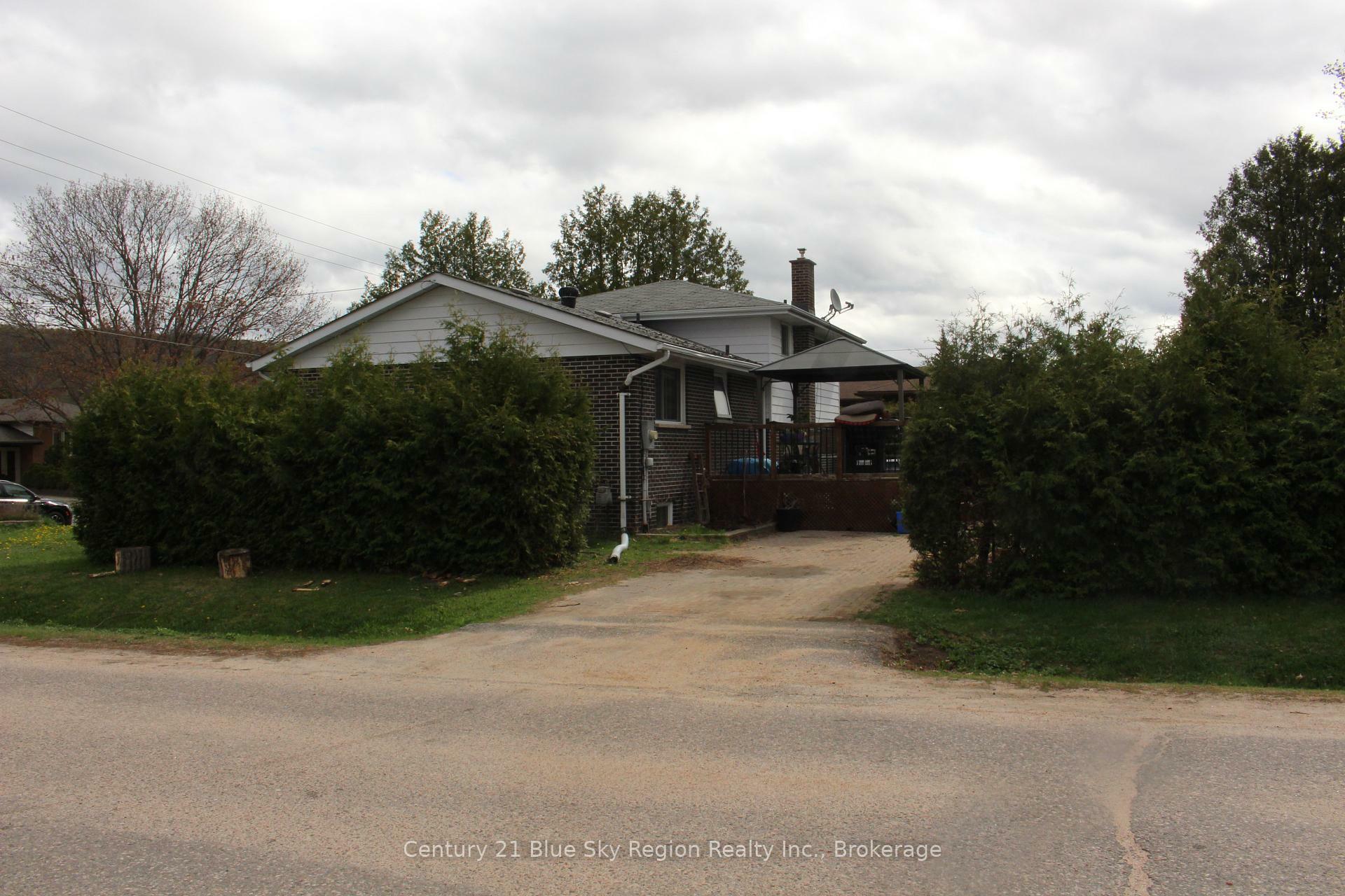 Property Photo: 619 Norman Avenue ON P1B 8C2