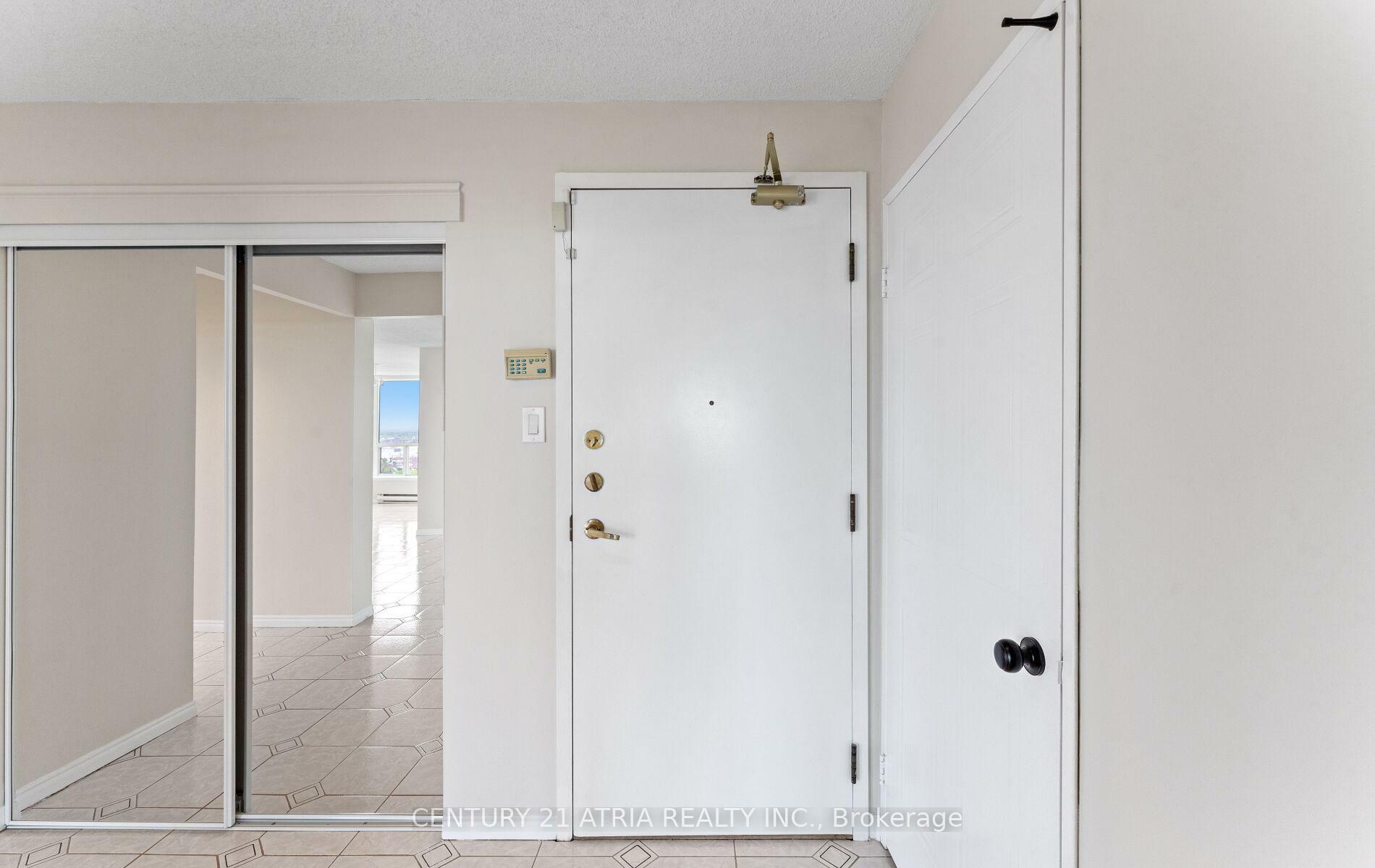 Photo de la propriété: 430 McLevin Avenue 1403 ON M1B 5P1