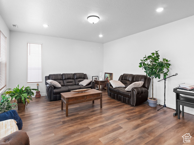 Property Photo: 826 W 700 S UT 84003