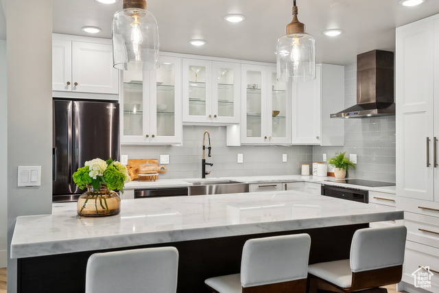 Property Photo: 900 S Donner Way Way E 707 UT 84108