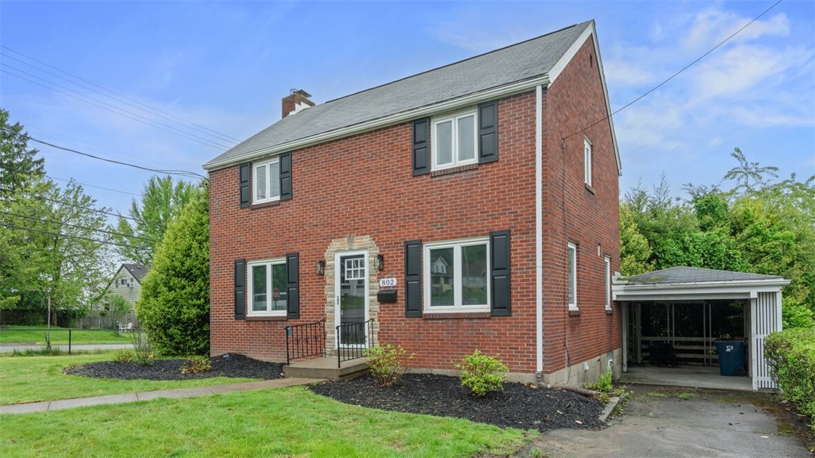 Property Photo: 802 5th St PA 15147