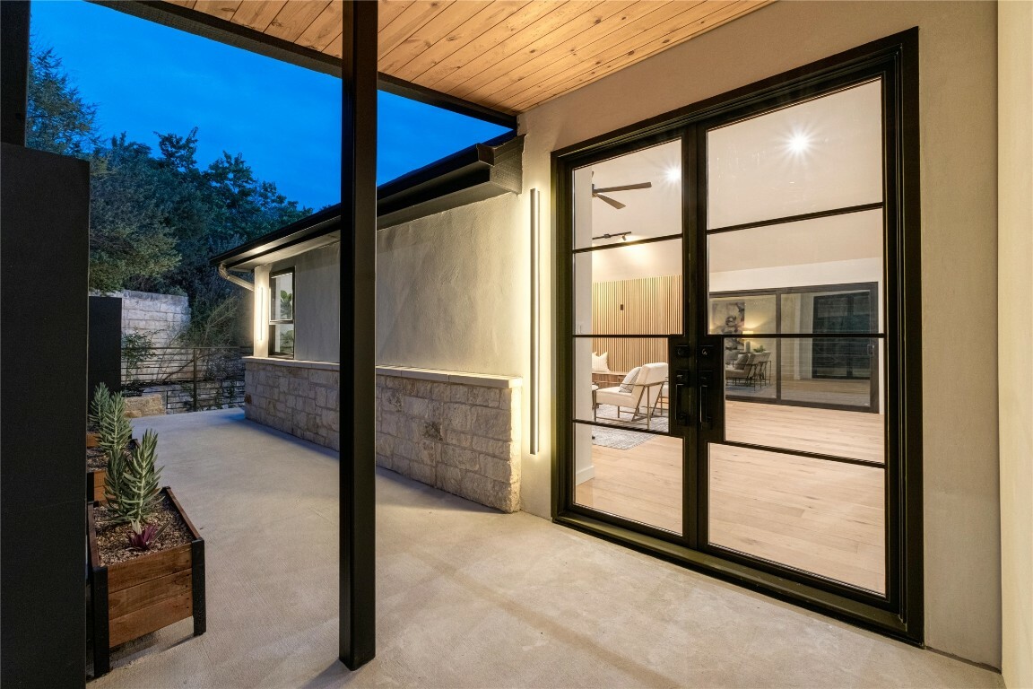 Property Photo: 620 Bermuda Street TX 78734