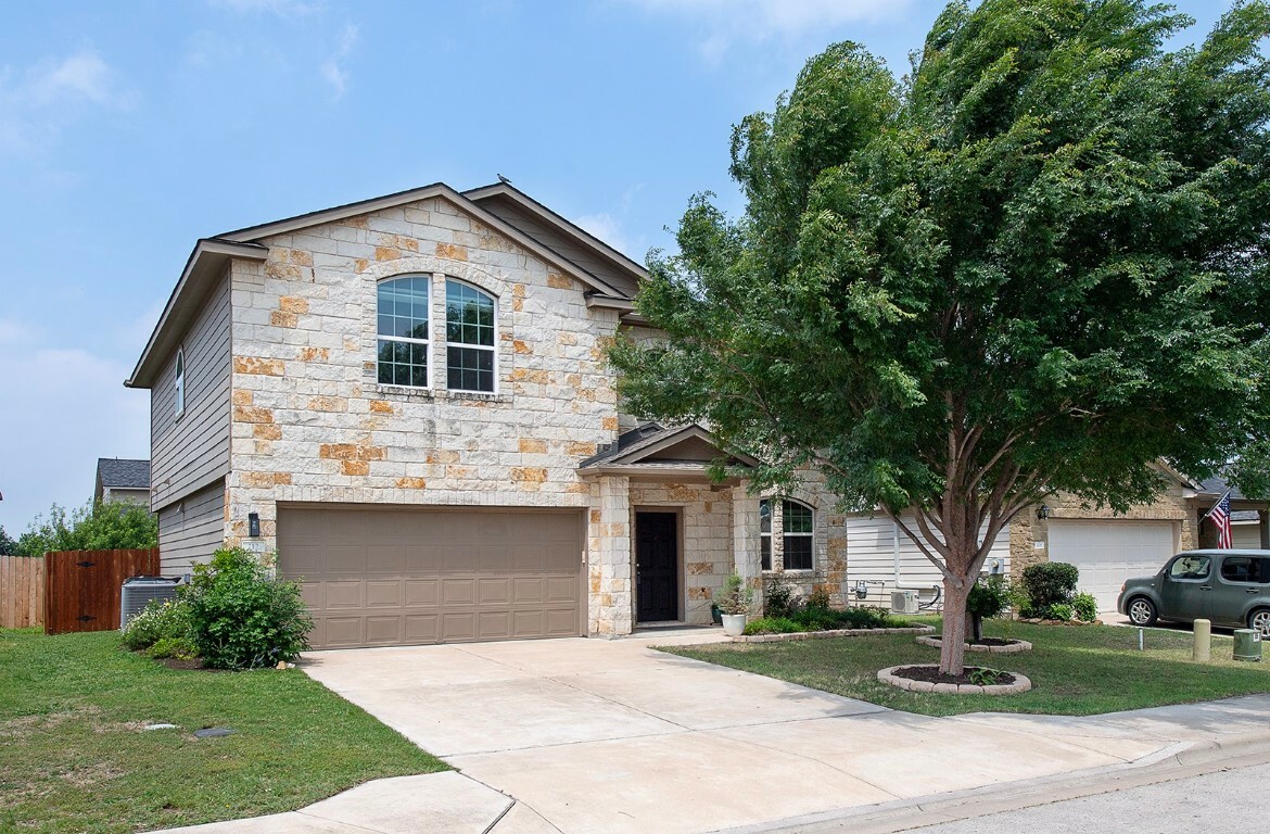 Property Photo: 112 Moulins Lane TX 78626