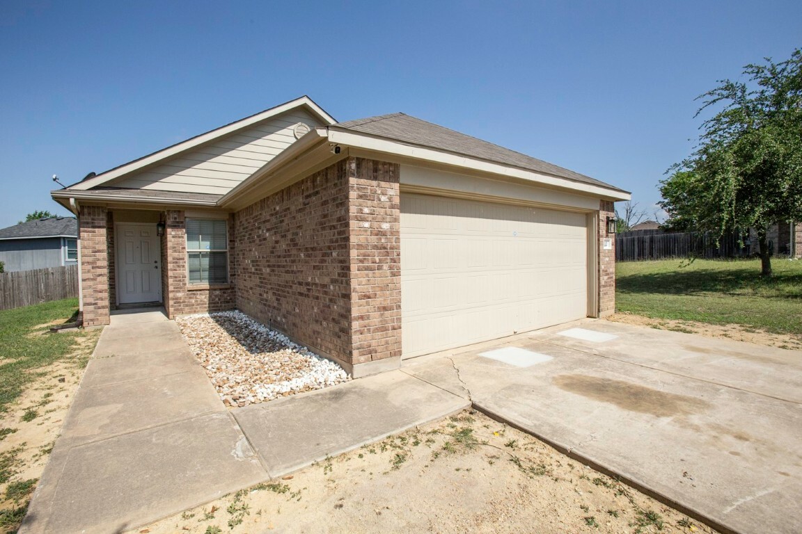 Property Photo: 112 Wildfire Cove TX 78610