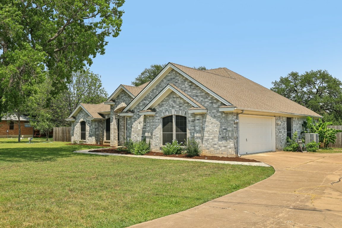 Property Photo: 602 Leisurewoods Drive TX 78610