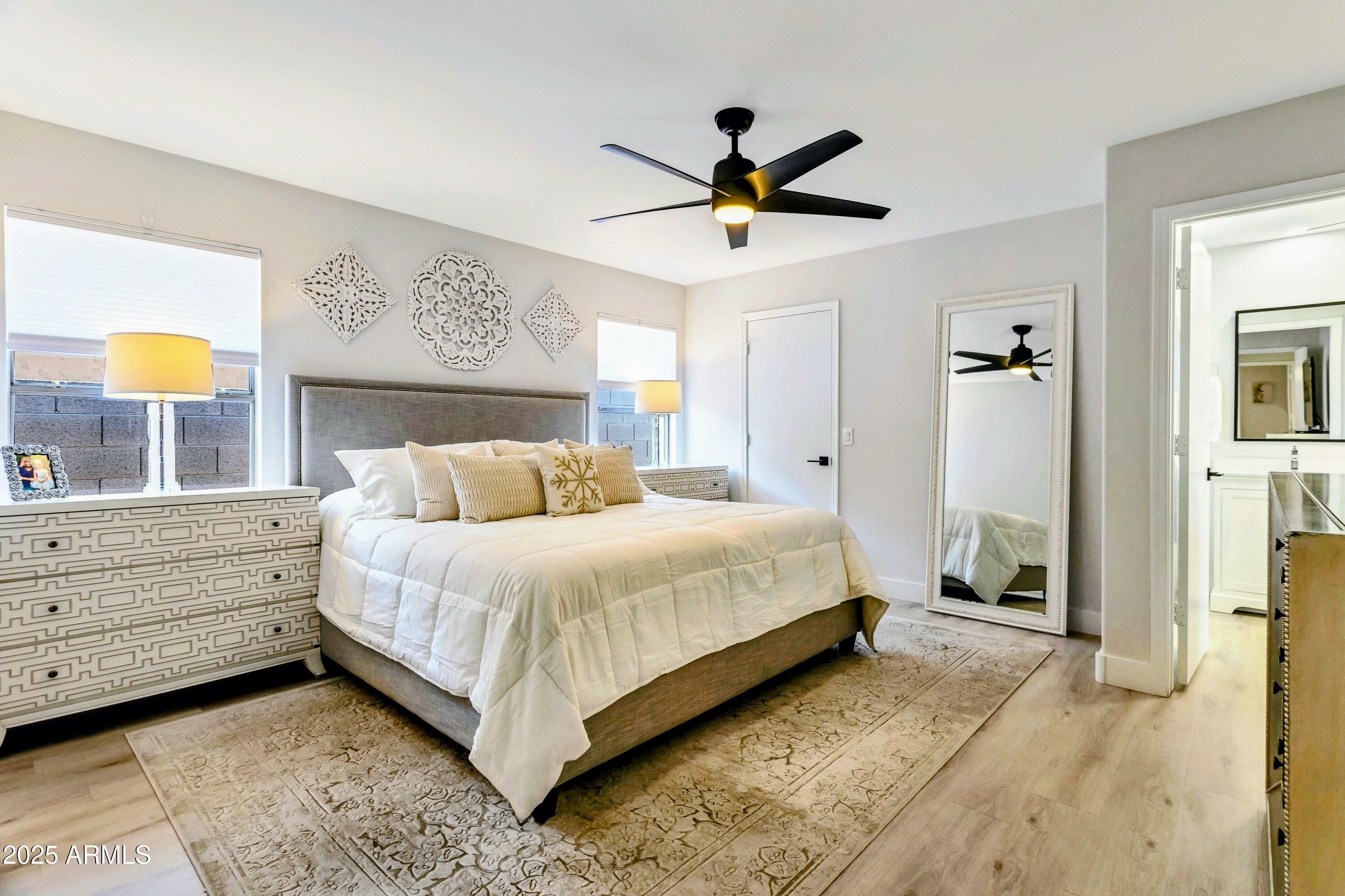 Property Photo: 4712 E Lone Cactus Drive AZ 85050