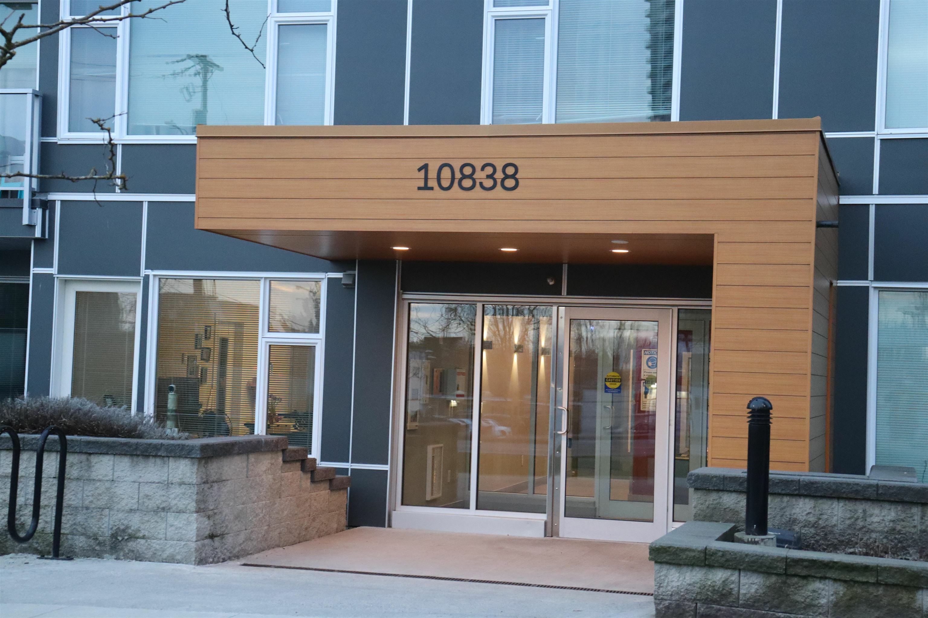 Photo de la propriété: 10838 Whalley Boulevard 207 BC V3R 0G8