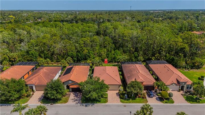 Property Photo:  1233 Manado Dr  FL 34113 