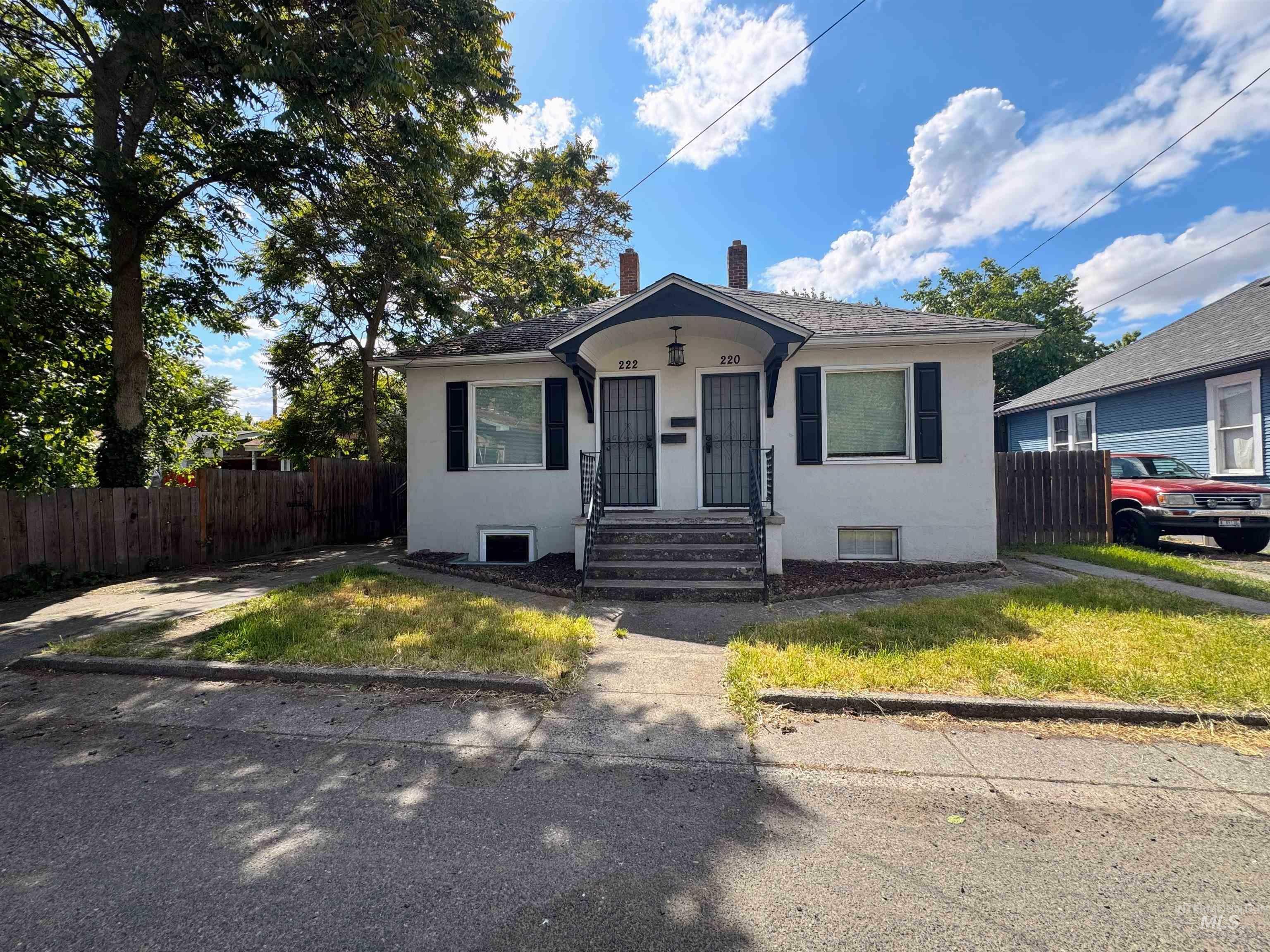 Property Photo: 220-222 Glass Way ID 83501
