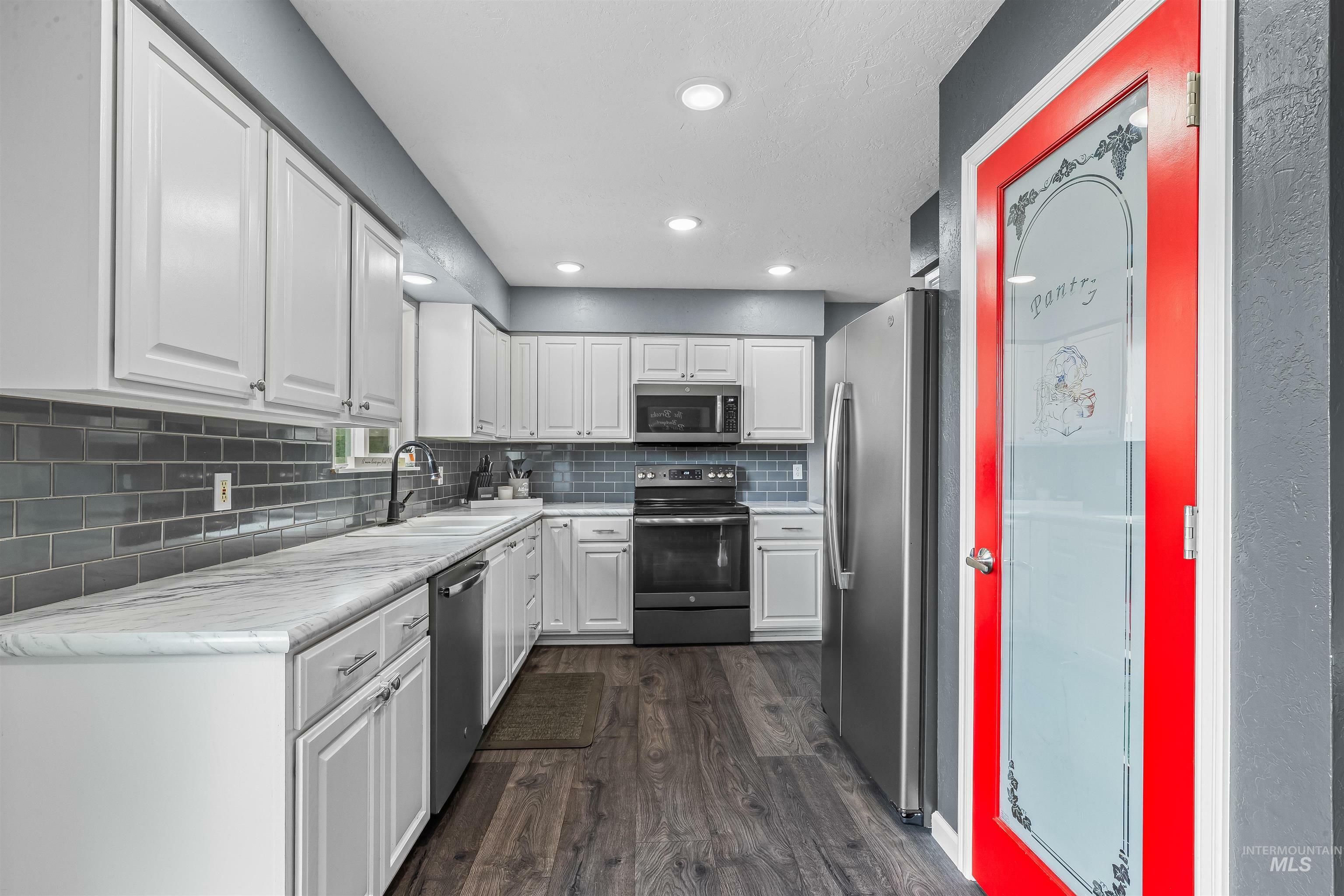 Property Photo: 1705 Cedar Avenue ID 83501
